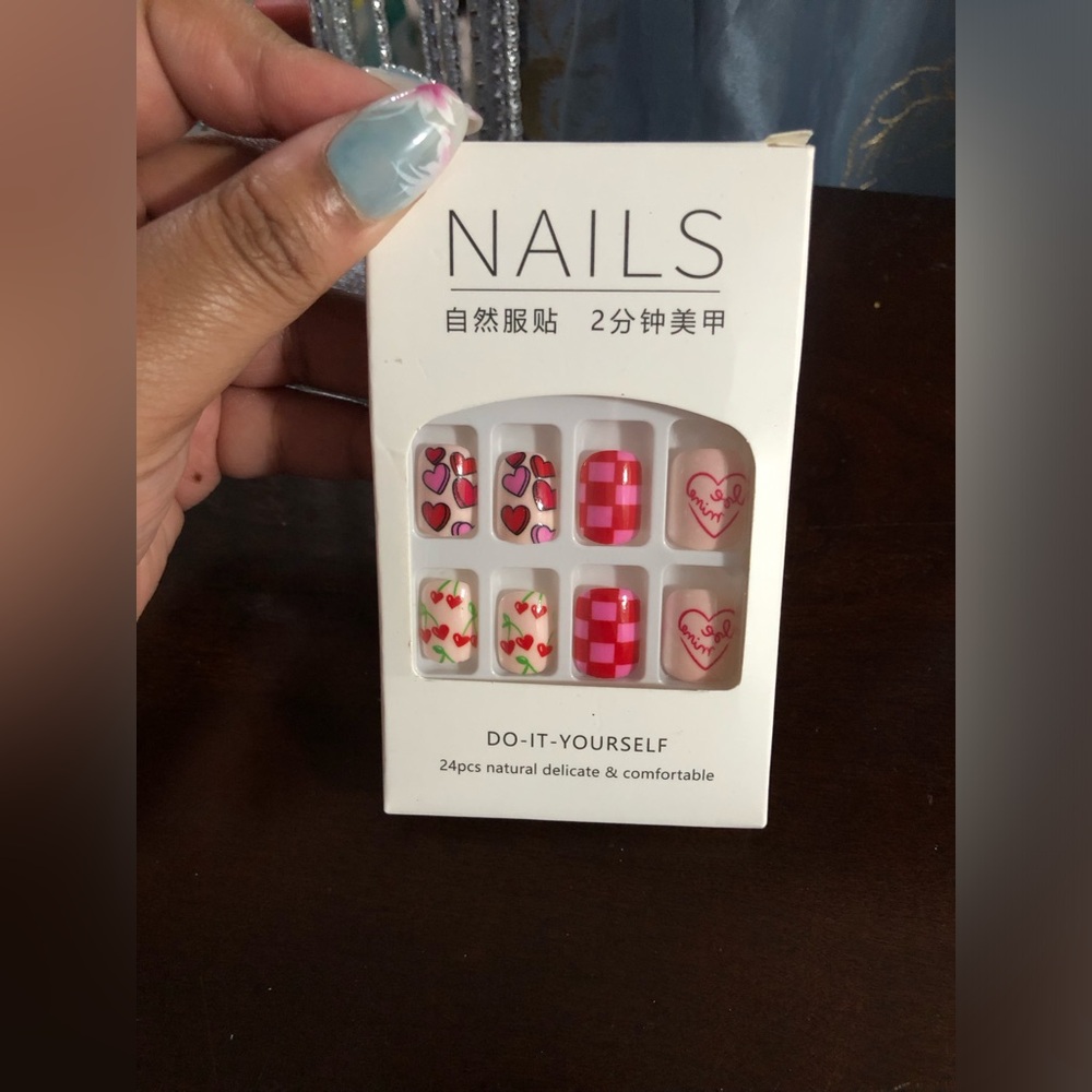 Short Press on Nails with designs bundled set